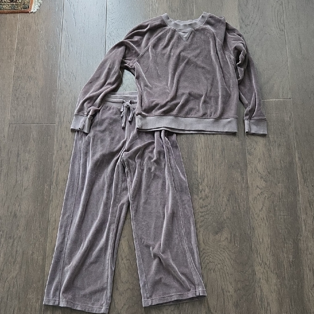 Pact Womens Velour Set in Soft Brown